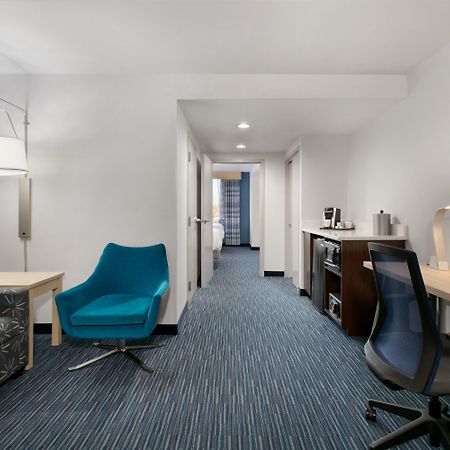 Holiday Inn Express Hotel & Suites Norfolk Airport By Ihg Экстерьер фото
