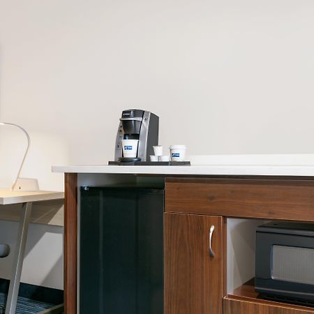 Holiday Inn Express Hotel & Suites Norfolk Airport By Ihg Экстерьер фото