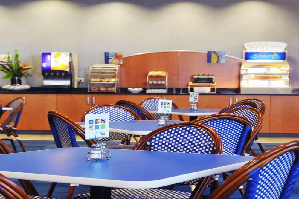 Holiday Inn Express Hotel & Suites Norfolk Airport By Ihg Экстерьер фото