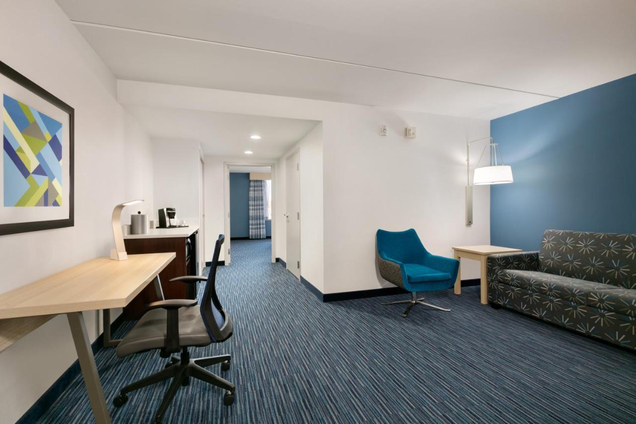 Holiday Inn Express Hotel & Suites Norfolk Airport By Ihg Экстерьер фото
