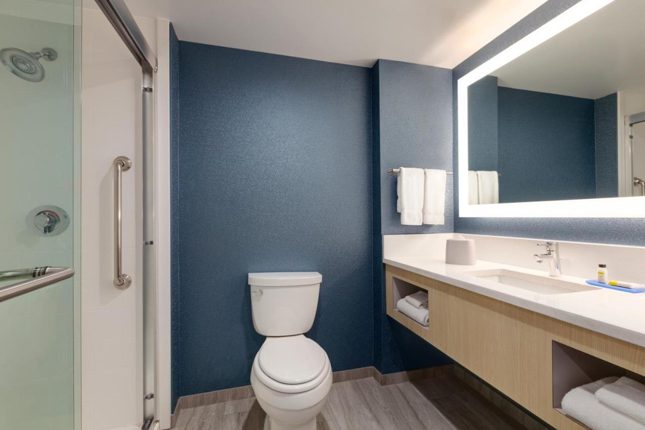 Holiday Inn Express Hotel & Suites Norfolk Airport By Ihg Экстерьер фото
