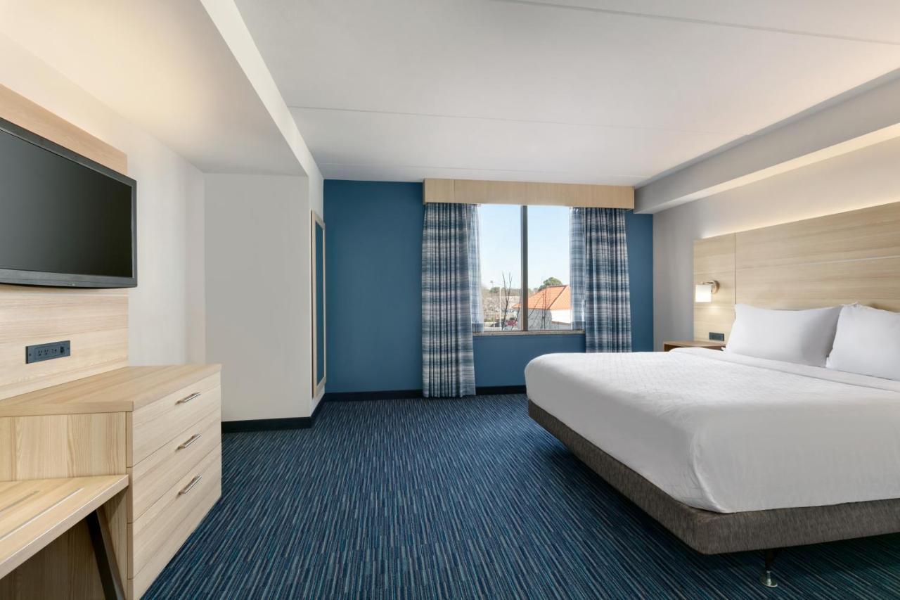 Holiday Inn Express Hotel & Suites Norfolk Airport By Ihg Экстерьер фото