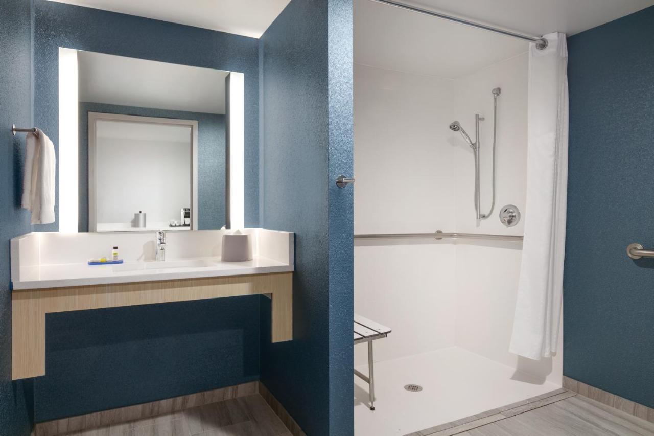 Holiday Inn Express Hotel & Suites Norfolk Airport By Ihg Экстерьер фото