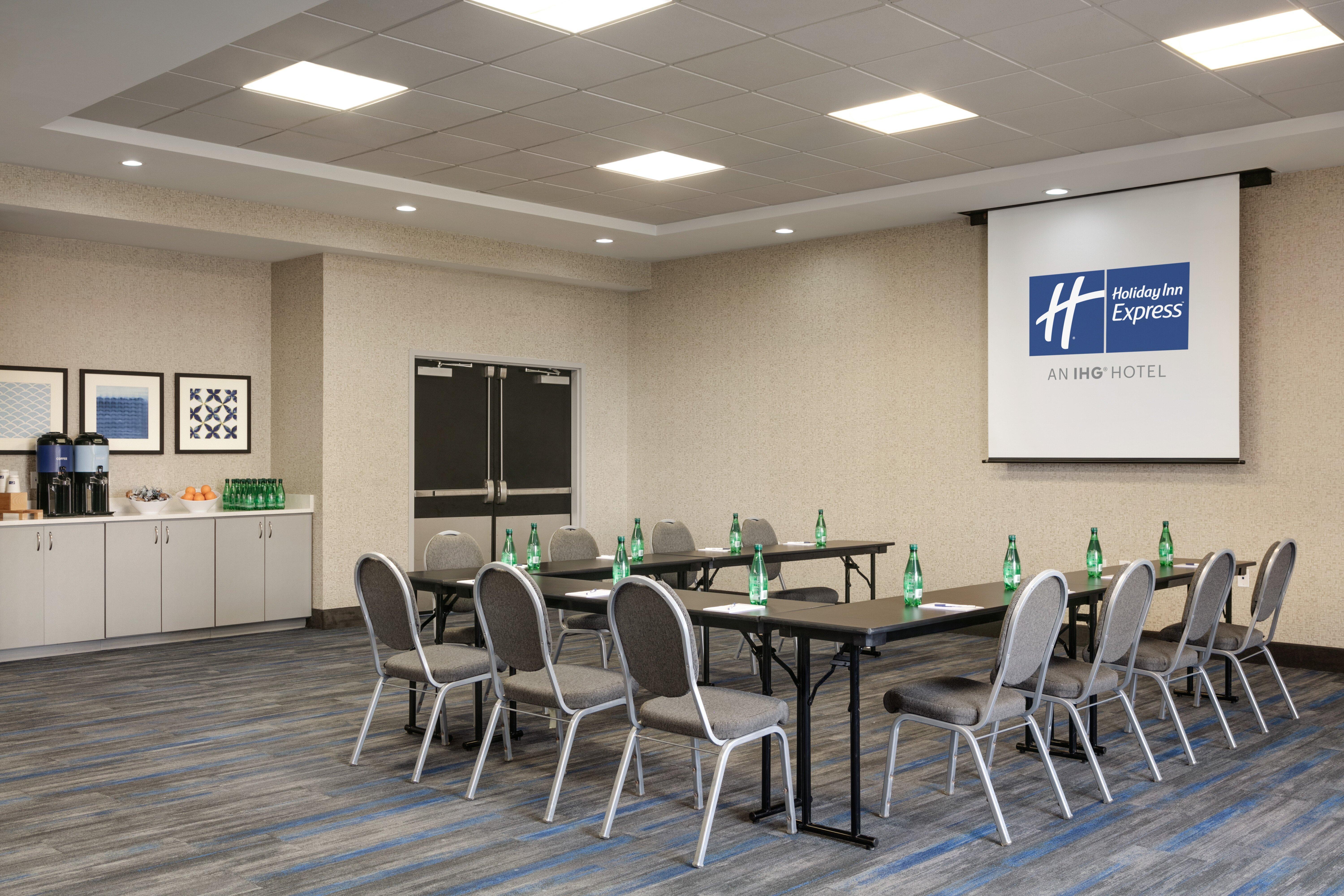 Holiday Inn Express Hotel & Suites Norfolk Airport By Ihg Экстерьер фото