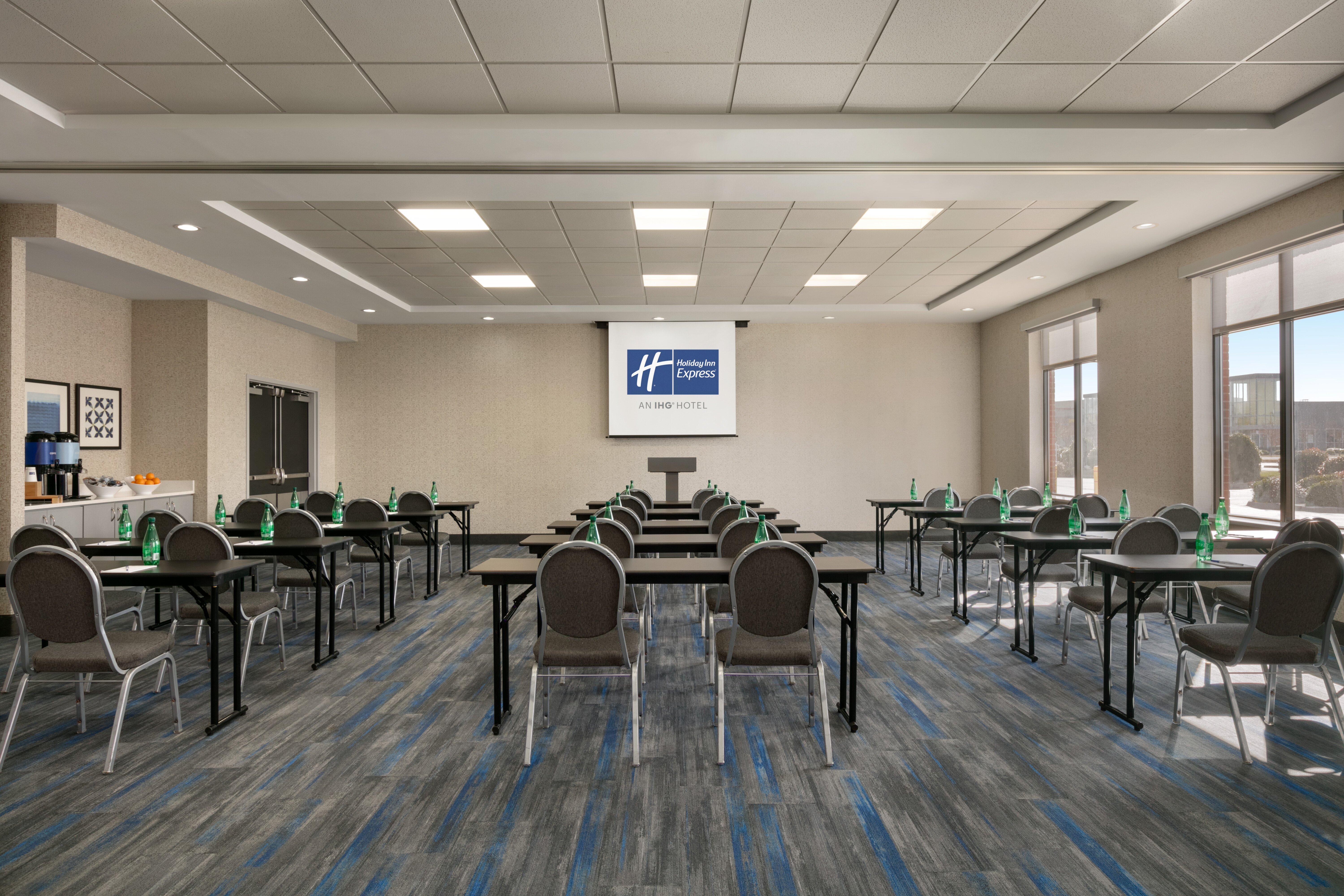 Holiday Inn Express Hotel & Suites Norfolk Airport By Ihg Экстерьер фото